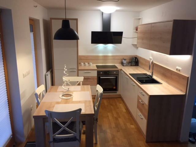 Apartma Pika Мойстрана Екстер'єр фото